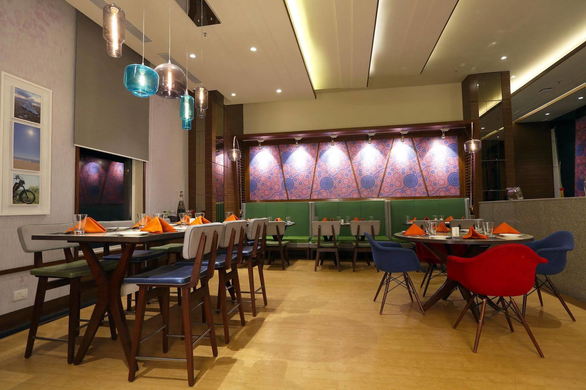 Holiday Inn Express Chennai Old Mahabalipuram Road Exterior foto