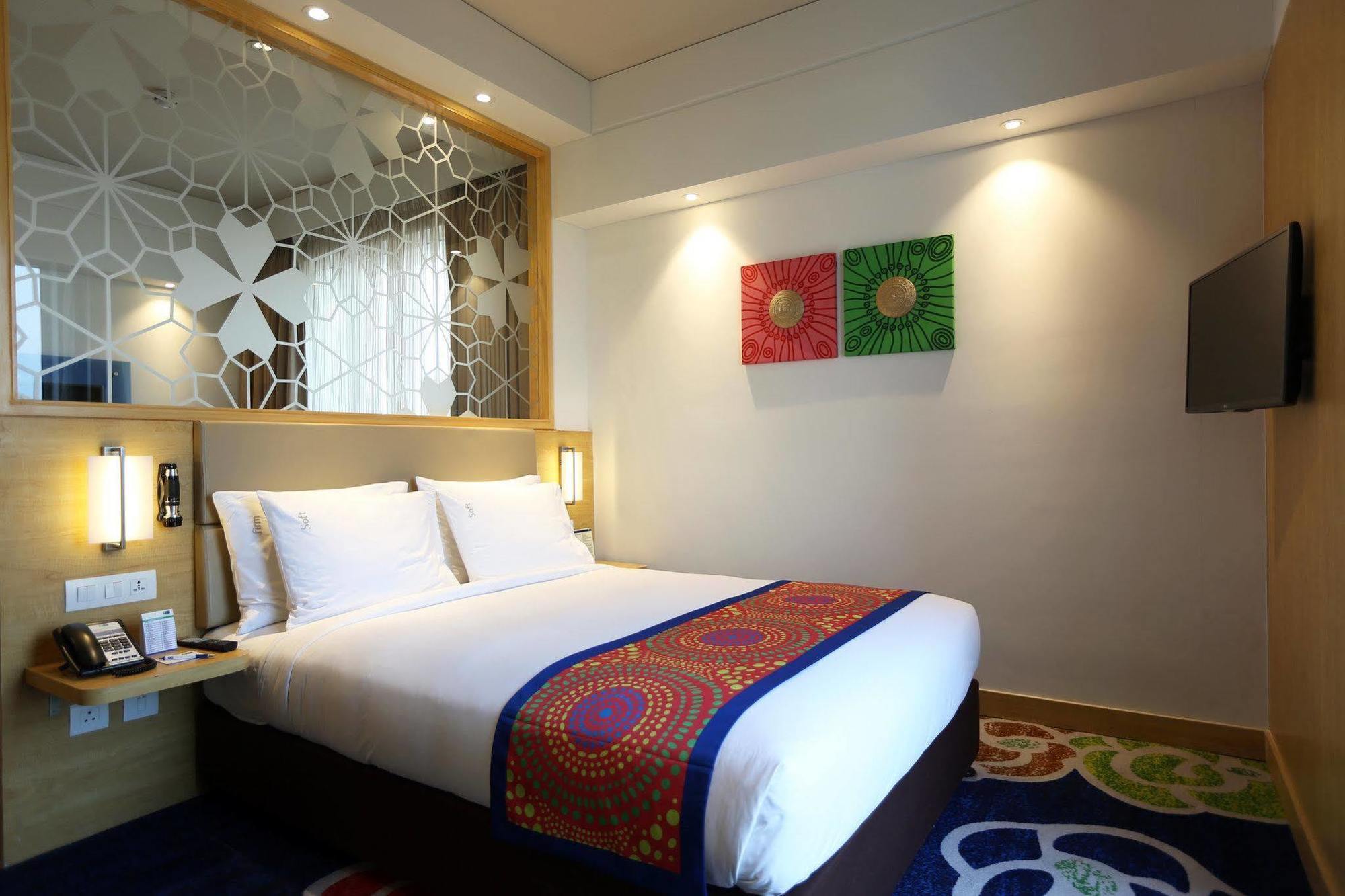 Holiday Inn Express Chennai Old Mahabalipuram Road Exterior foto